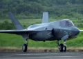 EE. UU. refuerza el cerco a Maduro con 10 cazas F.35B