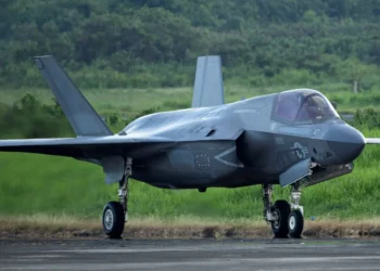EE. UU. refuerza el cerco a Maduro con 10 cazas F.35B