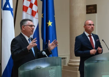 Sa'ar critica al jefe de la UE por “empoderar a Hamás” con sanciones a Israel