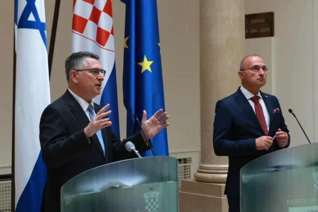 Sa’ar critica al jefe de la UE por “empoderar a Hamás” con sanciones a Israel