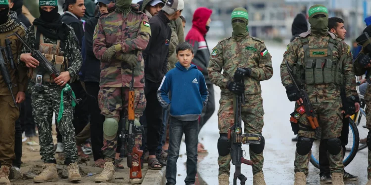 Hamás anuncia disposición de liberar a todos los rehenes al terminar la guerra