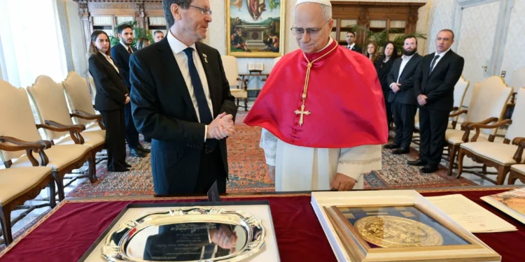 El Papa León XIV urge alto el fuego permanente en Gaza