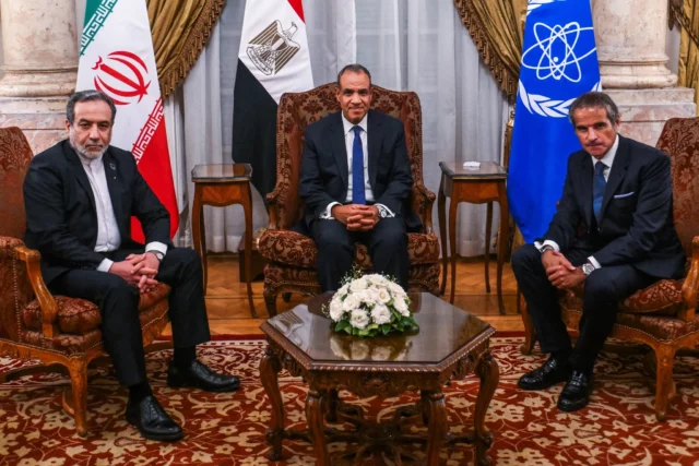 Irán acuerda nuevo marco de cooperación con el OIEA