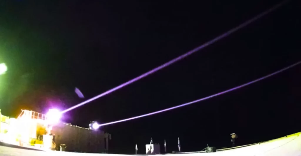 Israel activa el primer láser de alta potencia del mundo contra cohetes y drones