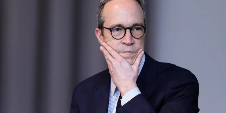 Jim Walden suspende su candidatura en Nueva York y urge a unirse contra el “antisemita” Mamdani