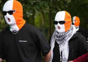 Un tribunal de Londres desestima cargo de terrorismo contra miembro de Kneecap