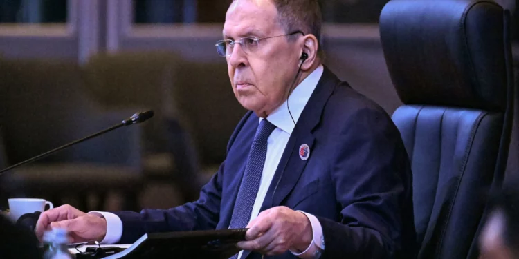 El ministro de Asuntos Exteriores de Rusia, Sergei Lavrov, asiste a la Conferencia Postministerial de la Asociación de Naciones del Sudeste Asiático (ASEAN) durante la 58.ª reunión de ministros de Asuntos Exteriores de la ASEAN y reuniones relacionadas en el Centro de Convenciones de Kuala Lumpur, el jueves 10 de julio de 2025. (Mohd Rasfan/Pool Photo vía AP)