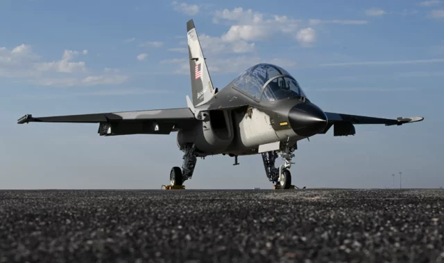 Textron inicia gira nacional con Beechcraft M-346N para entrenamiento naval de EE. UU.