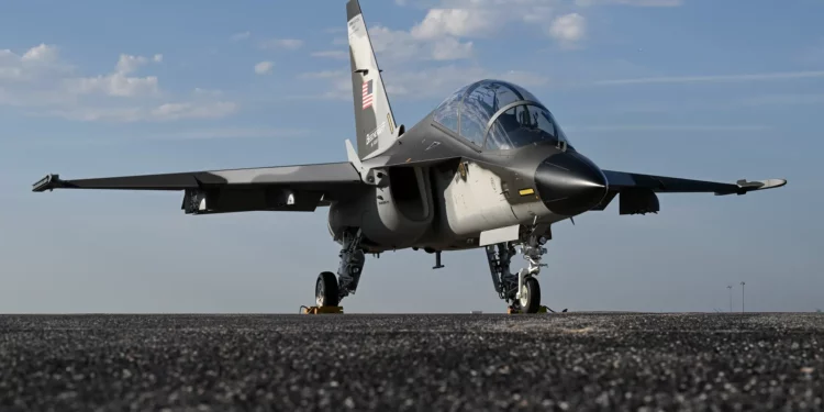 Textron inicia gira nacional con Beechcraft M-346N para entrenamiento naval de EE. UU.