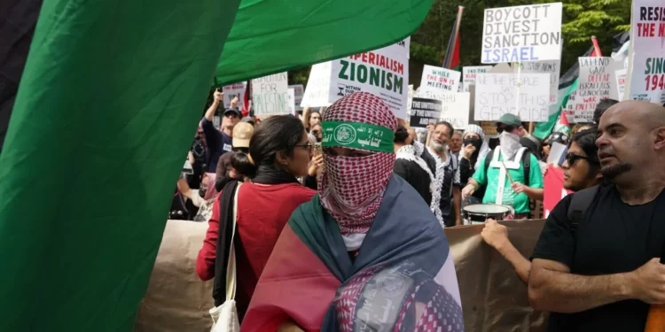 “Israel, vete al infierno”: cientos gritan frente a la ONU durante la Asamblea general