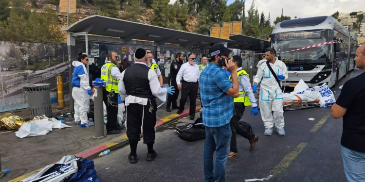 Seis muertos y 12 heridos en Jerusalén: terroristas acribillaron autobús