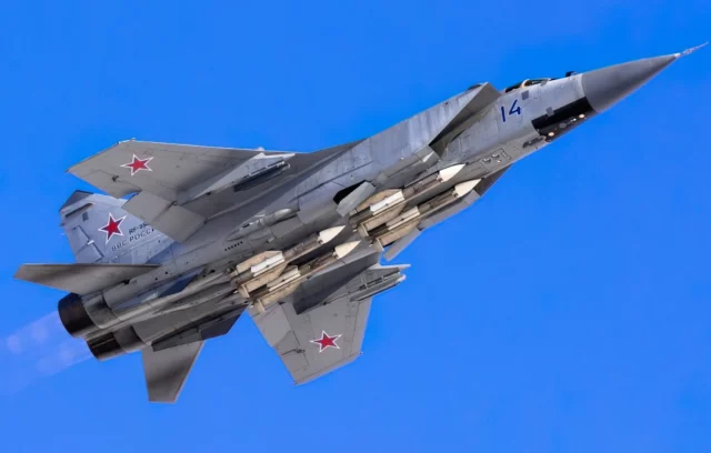 Gripen de Hungría interceptan Su-30 y MiG-31 rusos sobre Letonia