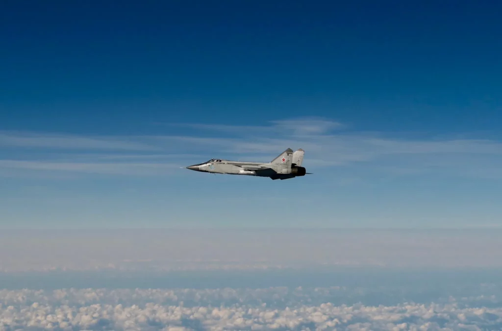 Cazas F-35 de la OTAN interceptan tres MiG-31 rusos sobre Estonia