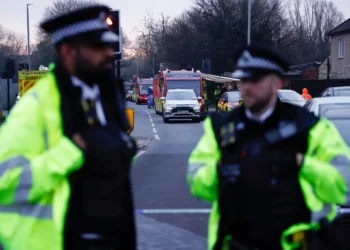 La policía británica detiene a un hombre por disparar a un judío con rifle de aire