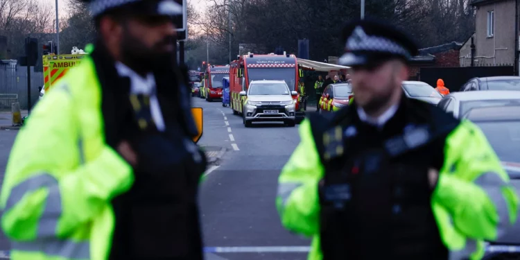 La policía británica detiene a un hombre por disparar a un judío con rifle de aire