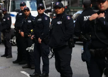 Policía de Nueva York protege sitios religiosos tras ataque aéreo en Qatar