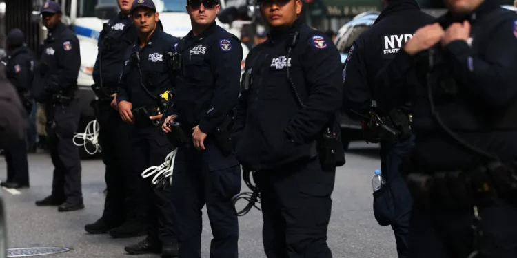 Policía de Nueva York protege sitios religiosos tras ataque aéreo en Qatar