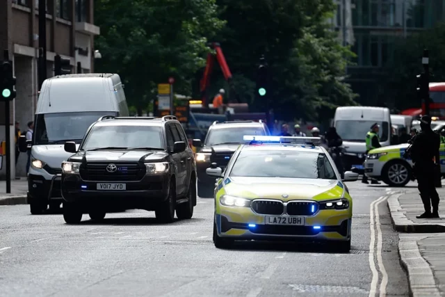 Tres migrantes iraníes niegan haber espiado en el Reino Unido para Irán