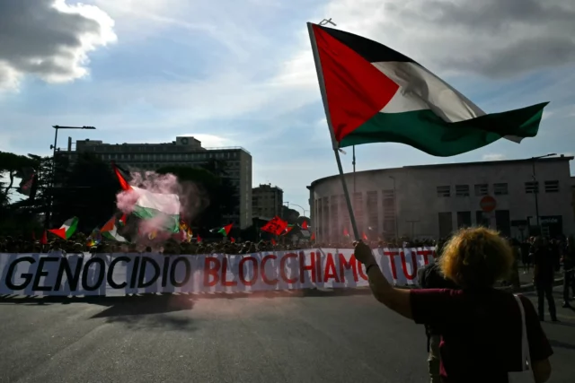Carreteras y puertos italianos bloqueados mientras manifestantes antiisraelíes intentan paralizar el país