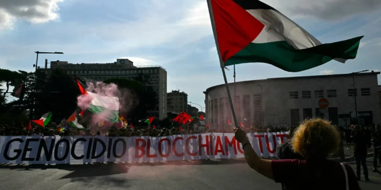 Carreteras y puertos italianos bloqueados mientras manifestantes antiisraelíes intentan paralizar el país