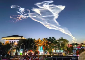 China probó un misil balístico secreto con una trayectoria extraordinaria