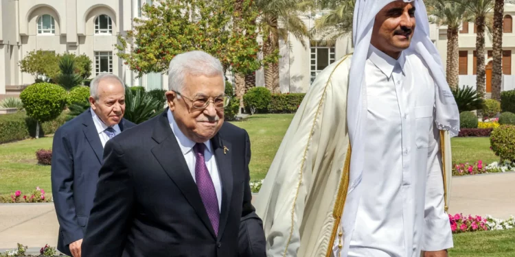 Abbas de la Autoridad Palestina condena la “flagrante agresión israelí contra Qatar”