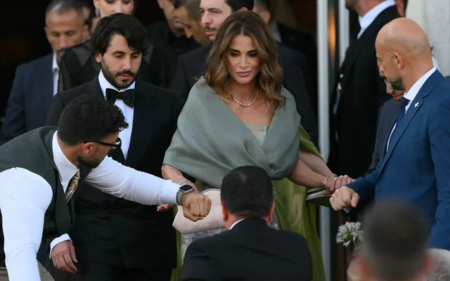 La reina de Jordania dice que Israel “está matando de hambre” a Gaza