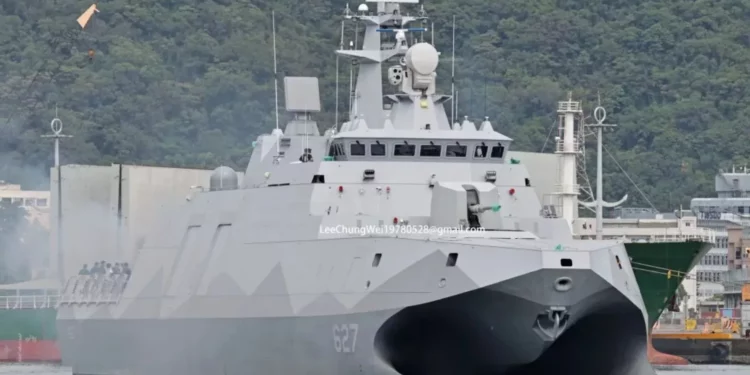 Corbeta taiwanesa ROCS Tan Chiang completa primeras pruebas en el mar