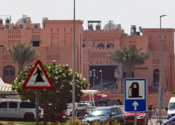 Damage is seen after an Israeli strike targeted part of a building that hosted Hamás's leaders in Doha, Qatar, September 10, 2025. (AP/Jon Gambrell)