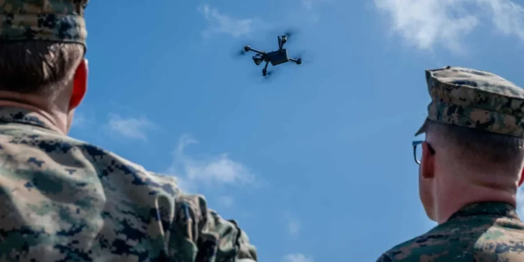 Marines de EE. UU. realizan primer entrenamiento con drones sin ataduras en Okinawa