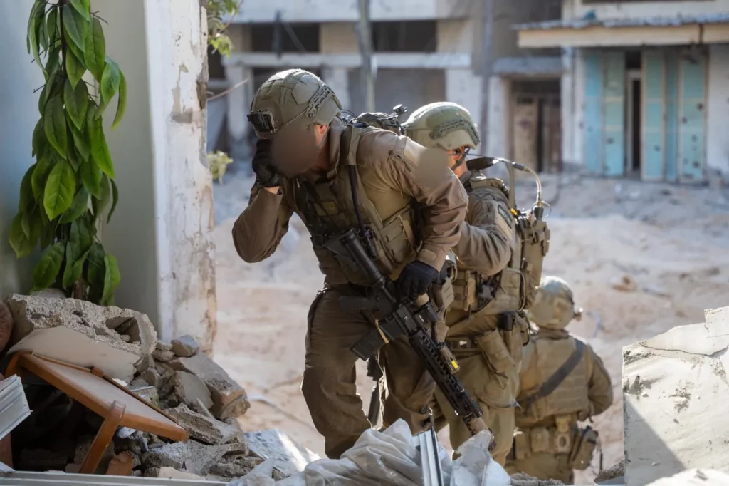 Dos cohetes desde Gaza mientras las FDI avanzan en la Franja