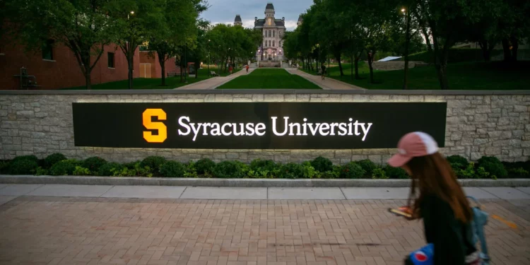 Cargos de antisemitismo a estudiantes por arrojar carne de cerdo a fraternidad judía