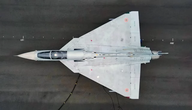 Más caro que el Su-30: India hace el mayor pedido de cazas Tejas