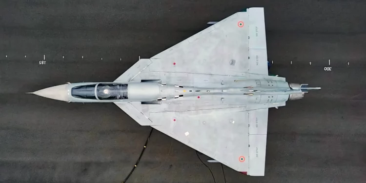 Más caro que el Su-30: India hace el mayor pedido de cazas Tejas