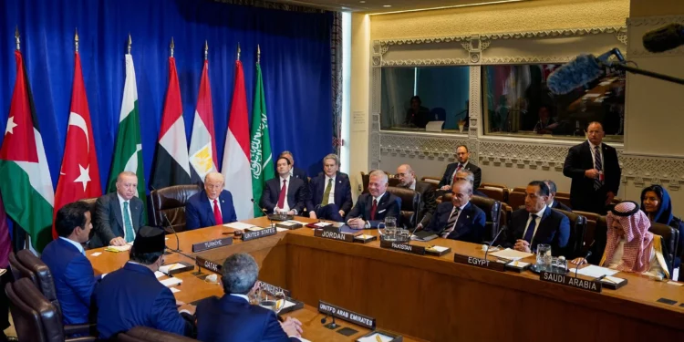 Ocho países árabes apoyan la iniciativa de Trump para Gaza