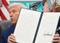 Trump firma orden para venta parcial de TikTok en EE. UU. por $14,000 M
