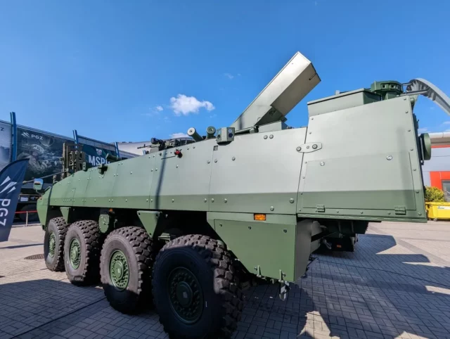 Polonia presenta el lanzador portátil Warmate TL de munición merodeadora