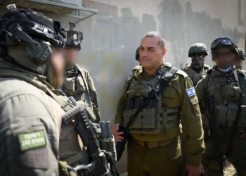 Jefe de las FDI visita a las tropas en Gaza