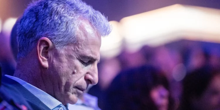 Ilustrativo: El jefe del Mossad, David Barnea, asiste a una ceremonia de despedida en su honor, en la Academia Nacional de Policía en Beit Shemesh, el 14 de julio de 2024. (Chaim Goldberg/Flash90)