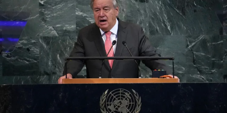 El secretario general de la ONU, Antonio Guterres, habla durante una reunión de alto nivel de la Asamblea general de las Naciones Unidas para conmemorar el 80.º aniversario de la ONU en la sede de la ONU en la ciudad de Nueva York el 22 de septiembre de 2025. (Foto de TIMOTHY A. CLARY / AFP)