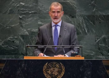 El rey Felipe VI de España se dirige a la 80.ª sesión de la Asamblea general de las Naciones Unidas, el 24 de septiembre de 2025. (Foto AP/Richard Drew)