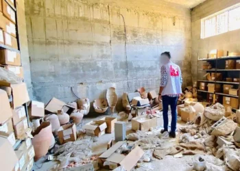 Un conjunto de artefactos arqueológicos pertenecientes a la comunidad cristiana de Gaza se traslada a un lugar seguro en la Franja en coordinación con COGAT, en cooperación con una organización internacional anónima, en septiembre de 2025. (COGAT)