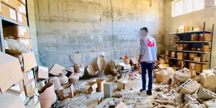 Un conjunto de artefactos arqueológicos pertenecientes a la comunidad cristiana de Gaza se traslada a un lugar seguro en la Franja en coordinación con COGAT, en cooperación con una organización internacional anónima, en septiembre de 2025. (COGAT)
