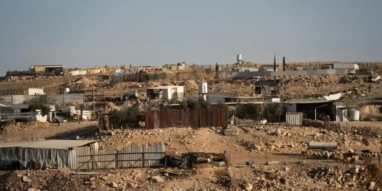 View of an unrecognized Bedouin village in the Néguev desert, southern Israel, November 21, 2024. (Yaniv Nadav/Flash90)