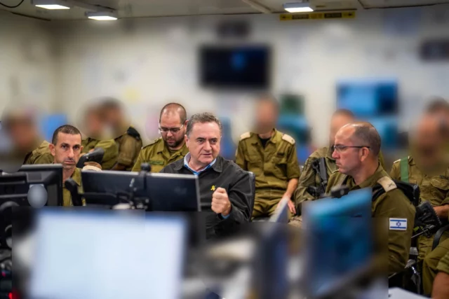 Katz: Hamás debe desarmarse y liberar a los rehenes, o “Gaza será destruida”