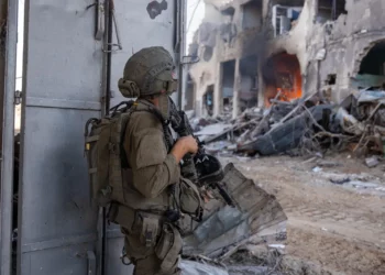 Un soldado opera en Gaza en una foto publicada el 17 de septiembre de 2025. (Fuerzas de Defensa de Israel)