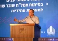 El director general del Ministerio de Defensa, Amir Baram, habla en una conferencia del Ministerio de Finanzas, el 15 de septiembre de 2025. (Ministerio de Defensa)