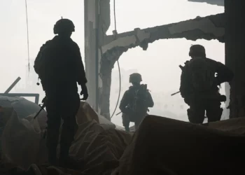 Soldados israelíes operan en la Franja de Gaza, en una foto publicada el 28 de septiembre de 2025. (Fuerzas de Defensa de Israel)