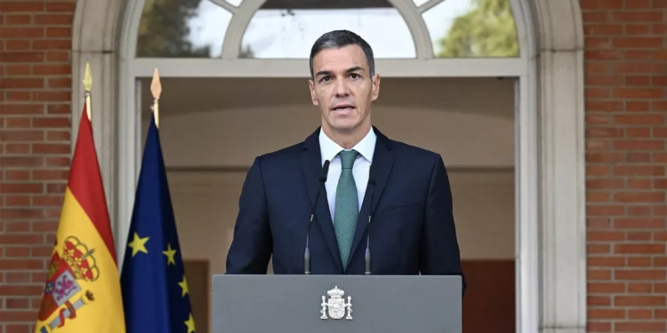 El primer ministro español, Pedro Sánchez, anuncia varias medidas, incluido un embargo de armas a Israel, 8 de septiembre de 2025. (Borja Puig de la Bellacasa / LA MONCLOA / AFP)