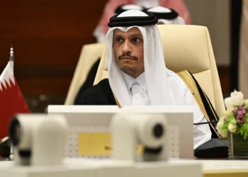 El primer ministro y ministro de Asuntos Exteriores de Qatar, el jeque Mohammed bin Abdulrahman bin Jassim Al-Thani, asiste a la 163.ª reunión del Consejo Ministerial del CCG con Egipto en La Meca el 6 de marzo de 2025. (Amer HILABI / AFP)